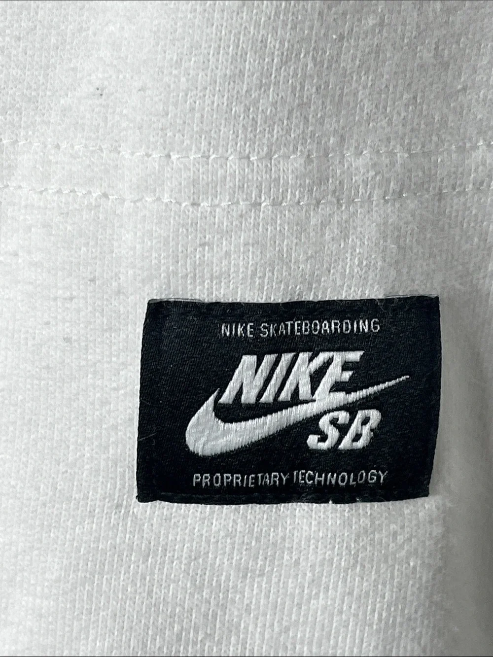Nike SB Skateboarding White Crewneck Sweatshirt Embroidered Logo XL SKU 0103‎